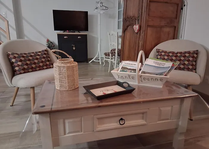 Tante Jeanne Reville